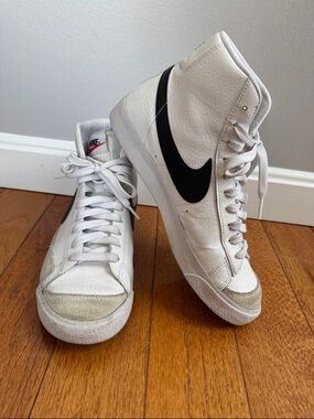 Nike Blazer Mid ‘77 Vintage White Leather Sneakers Black Swoosh 7 Youth